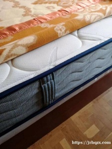 10号线Fuencarral地铁站2间大床房出租，大床房450全包