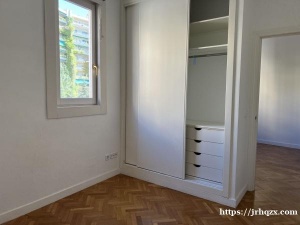 马德里学区房，市中心商业区文教区和富人区！2/4号线Bilbao / San bernardo站仅1