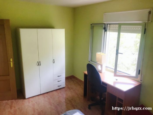 即可入住!Getafe卡三旁 __-2个房间大小单人房出租 __-房子装修新,房内全新大衣柜,书桌,