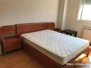 3号线San fermin地铁站 __-大床房+独立卫生间出租。 __-高档住宅小区,内有绿地,网球