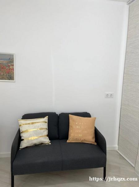 马德里市中心 3号线callao地铁站-2套单身公寓,包物业+暖气+网费 马德里市中心 3号线callao地铁站-2套单身公寓,包物业+暖气+网费