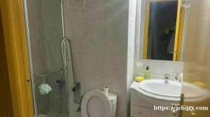 6号线Plaza eliptica地铁站—-大房间出租 靠近地铁和公交站