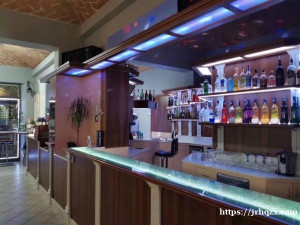 Reggio Emilia 周边城市(1946年)历史老酒吧转让 Reggio Emilia 周边城市(1946年)历史老酒吧转让