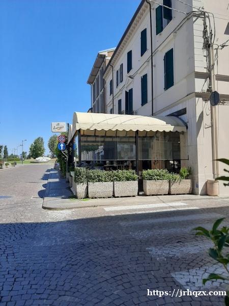 Reggio Emilia 周边城市(1946年)历史老酒吧转让 Reggio Emilia 周边城市(1946年)历史老酒吧转让