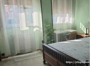 红线地铁口Precotto大单间 找女生 有新空调