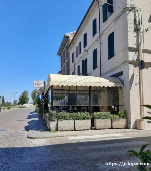 Reggio Emilia 周边城市(1946年)历史老酒吧转让 Reggio Emilia 周边城市(1946年)历史老酒吧转让