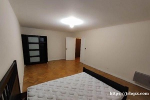 92 区 Issy Les Moulineaux 有2房1厅中一房出租。合租。治安好 附件生活设施方