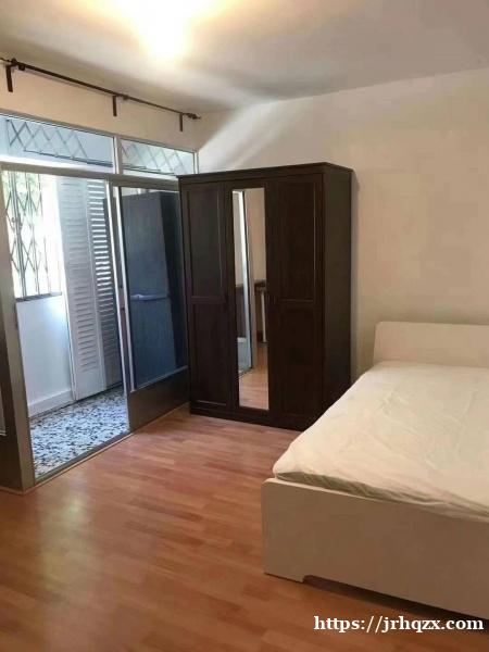 7号线Valdezarza地铁站 __-3室1厅1卫整租 __- 1楼,有暖气,家具齐全。每个房间 7号线Valdezarza地铁站 __-3室1厅1卫整租 __- 1楼,有暖气,家具齐全。每个房间