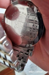 Burberry 巴宝莉手表 原价大概6百多欧 现在168出。原盒保卡什么的都在中国没带出来