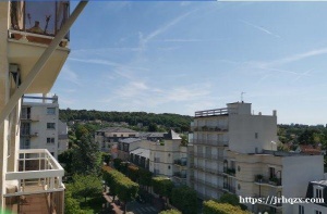 94富人区Saint maur des fosses 2房一厅出租！一个停车位。附近环境,治安非常好