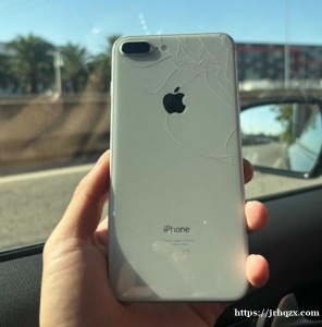 马德里出IPHONE 8PLUS 256 功能完好 已换电池100% 日常使用或备用机都没问题