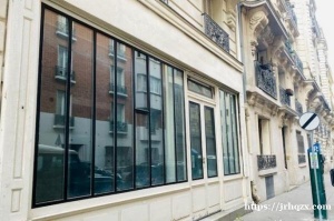 14区商业区空店出租，靠近denfert rochereau ! 45平，带一个cave， 房租18