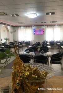 Cremona边独立一栋房bar ristorante hotel 转让，餐馆150个位置