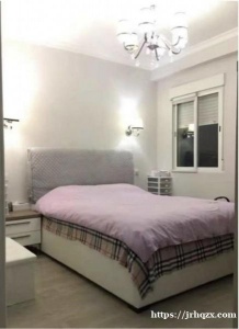 10号线Batan地铁站 —-4个大床房出租 —- 带独卫的750欧,其余3间600欧