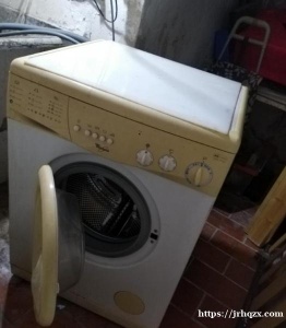 家有俩个洗衣机，卖一个50欧，在四路地铁GUInardo 665029680