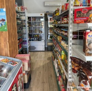 【菜店+糖果店转让】 位于马德里la elipa区分 avenida de daroca 大街62号