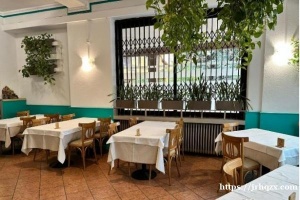 出售pizzeria brescia 市内出售一家披萨店 ，客源稳定，250平米，90来个位置。