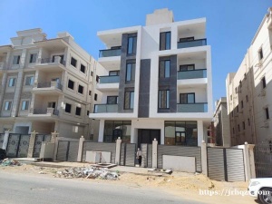 新开罗一栋别墅出租，可以开饭店民宿，30个房间