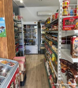 【菜店+糖果店转让】 位于马德里la elipa区分 avenida de daroca 大街62号