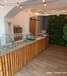 poke 打包店转让。seriate 边上小城市，火车站边上 有大停车位就在路对面