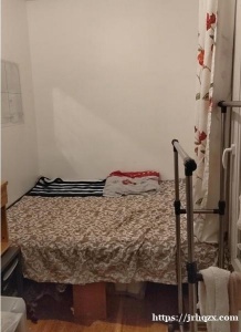 巴黎11区Couronnes 站地铁口两分钟，有一单间出租，在Bellevill