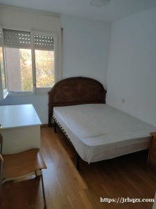 TERRASSA市中心房间出租