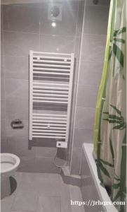 93区别墅有房出租，独立二房一厅，安静有包暖气有EDF，有合同，离快线RE13分钟，站名DRNCy