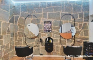 转让理发店带美甲 装修还可以 malpensa边上城市 6个理发位置4个洗头床 2个 美甲桌2个做脚