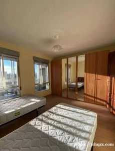 6号线Plaza Eliptica地铁站 __-3室1厅+空调暖气整租 __- 位于地铁口，中国8楼