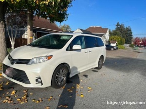 二手2019 Toyota Sienna XLE 白色，七座，四驱，行驶80000+，车况好