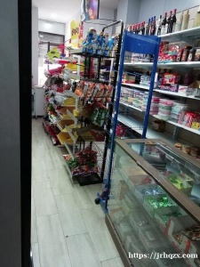 【Local店面出租】 降价，店面里面装修和设备起全！ 9号线Vicalvaro地铁站 __-30平