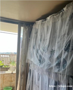 嘎特训慢高楼三号楼，上下铺搭铺，有网络，冬天中央供暖，电梯，电器都有，购物方便，离地铁口近