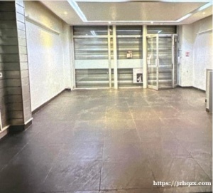 小巴黎11区商铺出租靠近区政府，近巴士底广场，商铺地面80平方米，地下室30平方米，可营多业