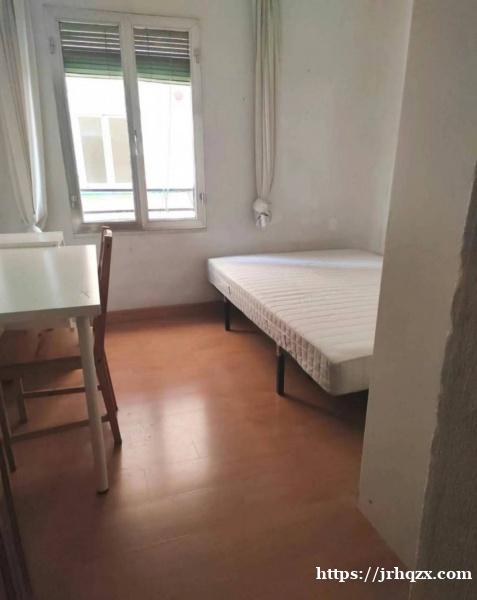 市中心 6号线Principe pio地铁口4分钟 __-大床房单人间出租 __-1楼步梯,家具齐全 市中心 6号线Principe pio地铁口4分钟 __-大床房单人间出租 __-1楼步梯,家具齐全