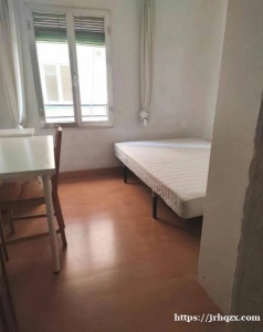 市中心 6号线Principe pio地铁口4分钟 __-大床房单人间出租 __-1楼步梯,家具齐全