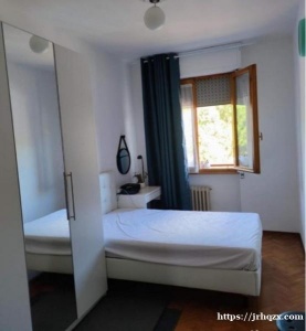 普拉托sanpaolo有房间可搭铺环境干净卫生 ，交通方便 无烧. 有需要请联系看房