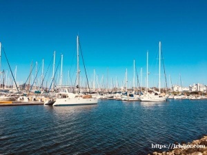 招租：东湾近Berkeley (驱车15分钟）门禁小区，有一单间出租。 独立卧室，独立卫生间