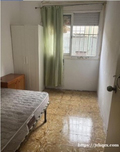 巴塞罗那十路LLefia地铁口附近有房间出租，一楼阳光房双人床租单人，找一个爱干净上班族人士入住