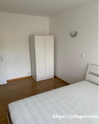 Puteaux 富人区 近ladefense 仅限女生 1房 600欧政府重点开发区附近都是新房 Puteaux 富人区 近ladefense 仅限女生 1房 600欧政府重点开发区附近都是新房