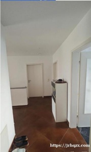 慕尼黑Haar区域， 一个House里的一个23平方的房间，带私人厕所和私人储存库，可an，加车库
