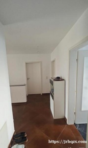 慕尼黑Haar区域， 一个House里的一个23平方的房间，带私人厕所和私人储存库，可an，加车库
