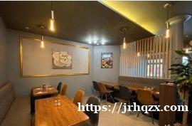 巴黎近郊老钱区域好店。店内四十多位子，夏天喷泉旁边可以加摆放几十个露天位置。