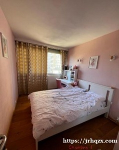 5号线终点站Bobigny Pablo picasso 有一个房间出租,家里人少,安静,干净整洁