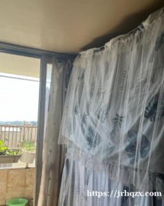 嘎特训慢高楼三号楼，上下铺搭铺，有网络，冬天中央供暖，电梯，电器都有，购物方便，离地铁口近