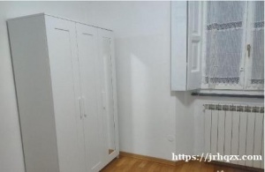 米兰华人街一个房间出租 新装修 有网 有暖气 有洗衣机 交通方便 要求爱干净 不吵的 不带朋友来