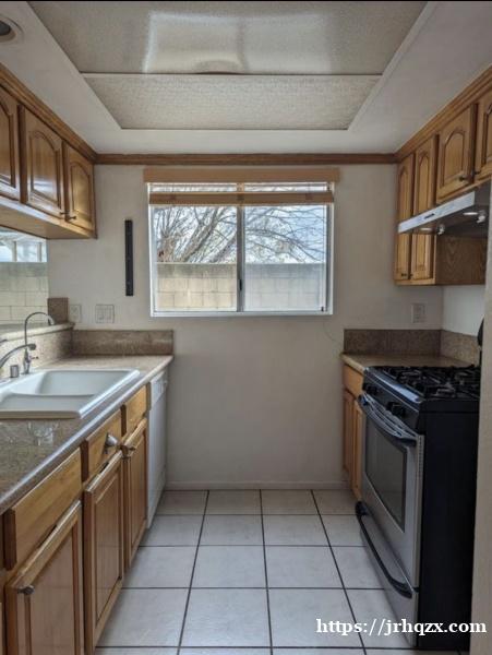 El sereno一个安静和安全的社区有新粉刷condo出租,位置便利,15分钟车程到洛杉矶市中心 El sereno一个安静和安全的社区有新粉刷condo出租,位置便利,15分钟车程到洛杉矶市中心