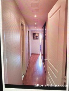 94省 creteil prefecture三室一厅分租1间房子。房子面积90平米，三室一厅，宽敞舒