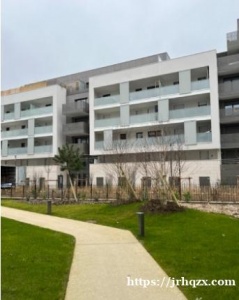 Bussy saint georges 新交付新房一室一厅出租，距离火车站步行8分钟