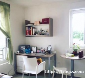 1号独立单间公寓短租。富人区,20平,周租280欧/周,月租850欧。压一付一,即日起住。