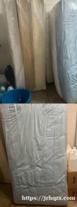 我在奇科，家里有7个9成新的床垫子，单价30（自取）现在不需要了。有需要的朋友联系我：1米8长